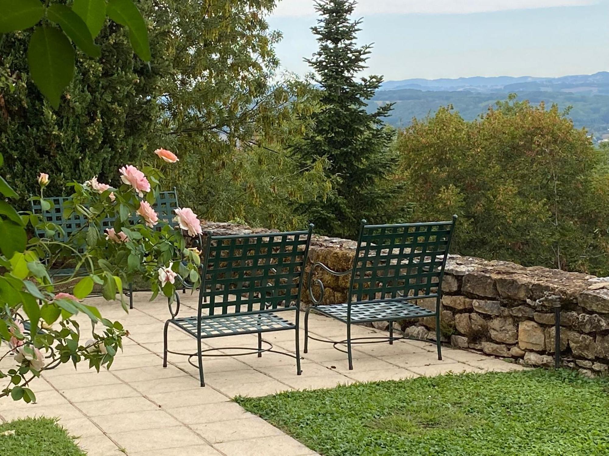 Manoir De Rieuzal Acomodação com café da manhã Loubressac Exterior foto