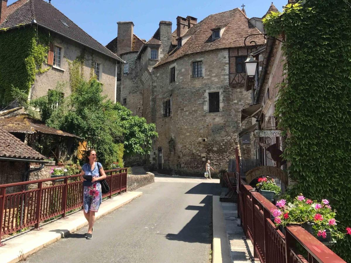 Manoir De Rieuzal Acomodação com café da manhã Loubressac Exterior foto